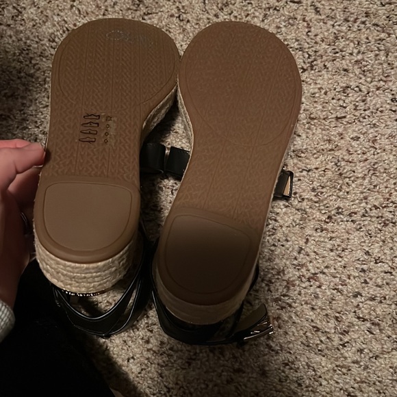 Michael Michael kors black sandals, new , never worn very beautiful sandals. - Picture 3 of 5